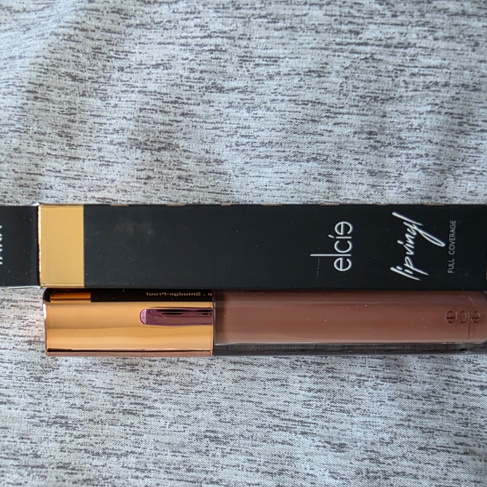 Lip Vinyl in Tara